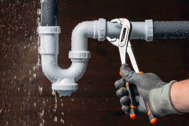 Professional Leak Detection technician working in Lake in the Hills, IL